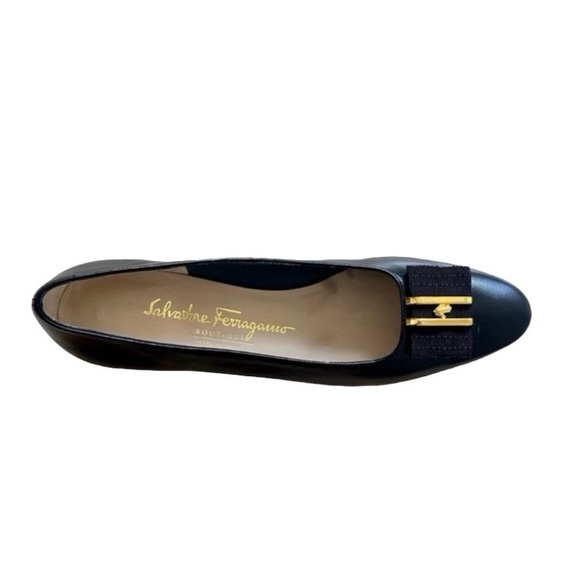 Salvatore Ferragamo Navy Blue Vara Bow Leather Heels Size 8AA - Picture 4 of 10